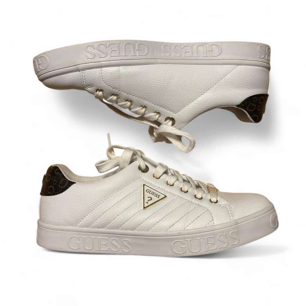 GUESS White and Gold Sneakers Women’s 9 Classic Streetwear Tennis Shoes Bougie